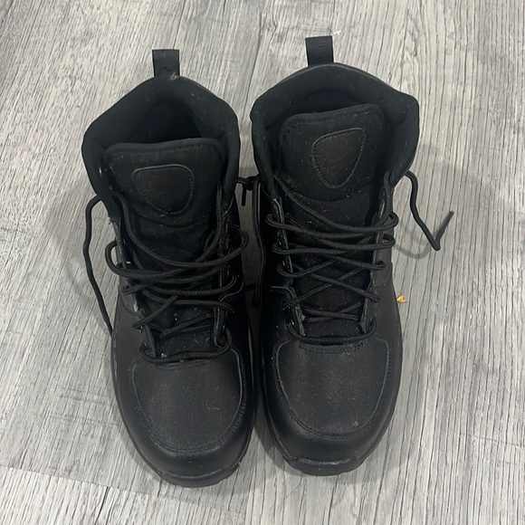 Boys Nike boots